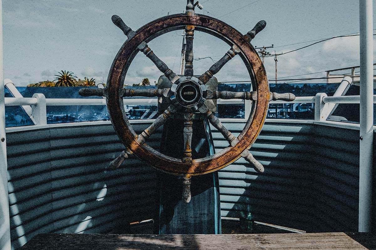 Precompra de Embarcación Clásica – El Galeón – Casos Perito Judicial Naval